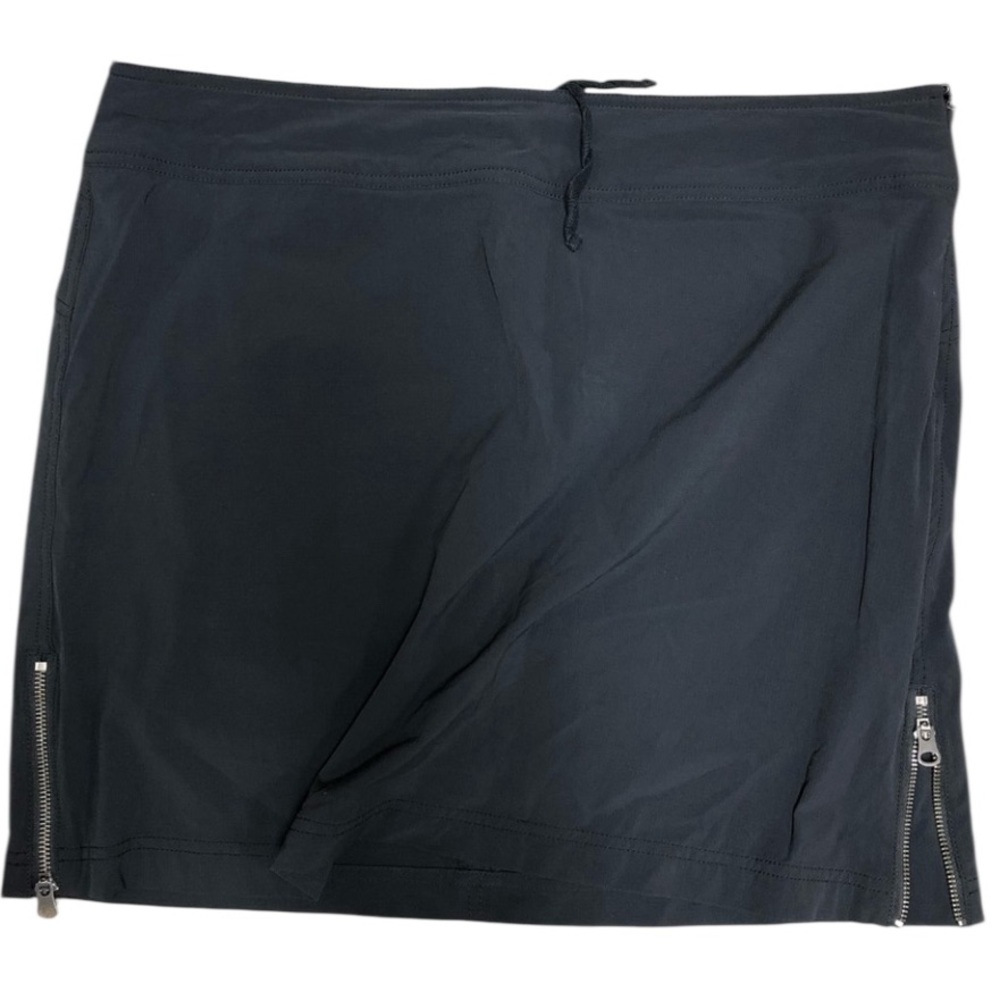 Athleta size 14 Black straight skort
Dress up or down zipper details
